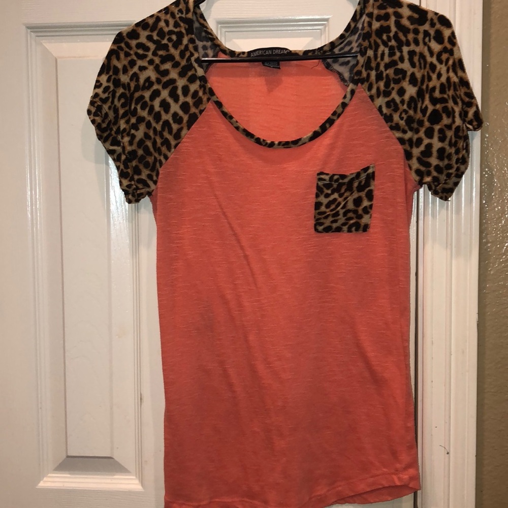 Cheetah sleeve T-shirt